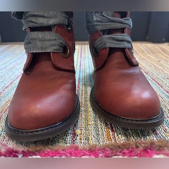 Fluevog NEARLY NEW East End Gladstone reddish brown lace-up boot- 9.5 (fits 10) - Picture 9 of 16